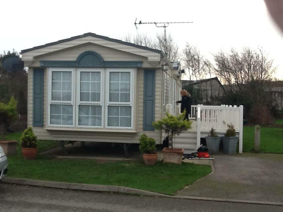 Presthaven Sands Holiday Park 3 And 2 Bed Caravans Prestatyn Exterior photo
